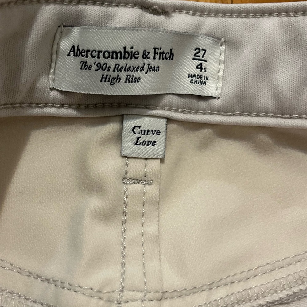 Abercrombie 90s Relaxed High Rise jean in stone with mixed leather top - Picture 5 of 6